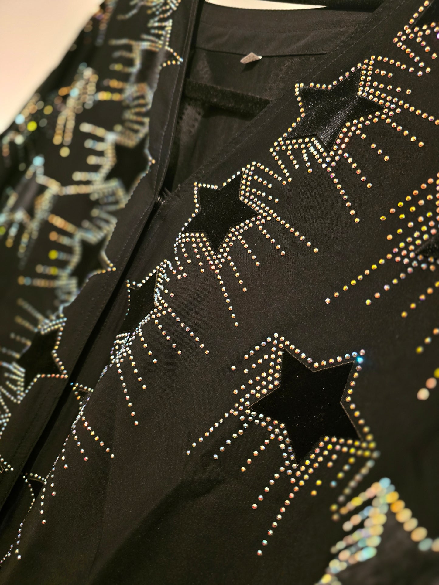 Elegant Black Abaya with Starry Rhinestone Design Includes Coordinated Head Scarf Dubai Style Abaya for Women