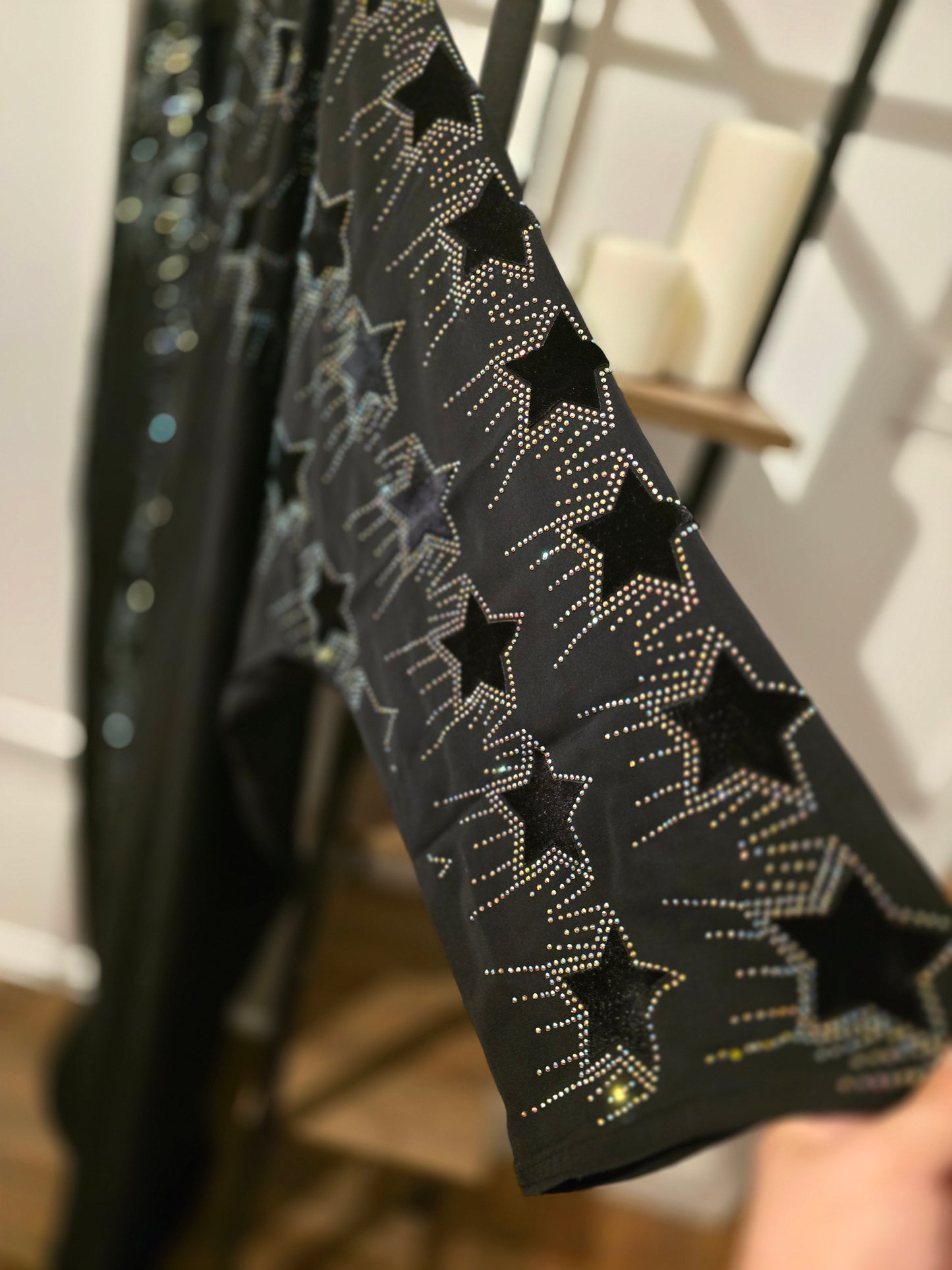 Elegant Black Abaya with Starry Rhinestone Design Includes Coordinated Head Scarf Dubai Style Abaya for Women